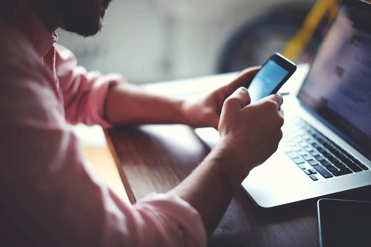 SMS Masivo en Venezuela: El canal con 98% de apertura que Google y Meta no quieren que ignores
